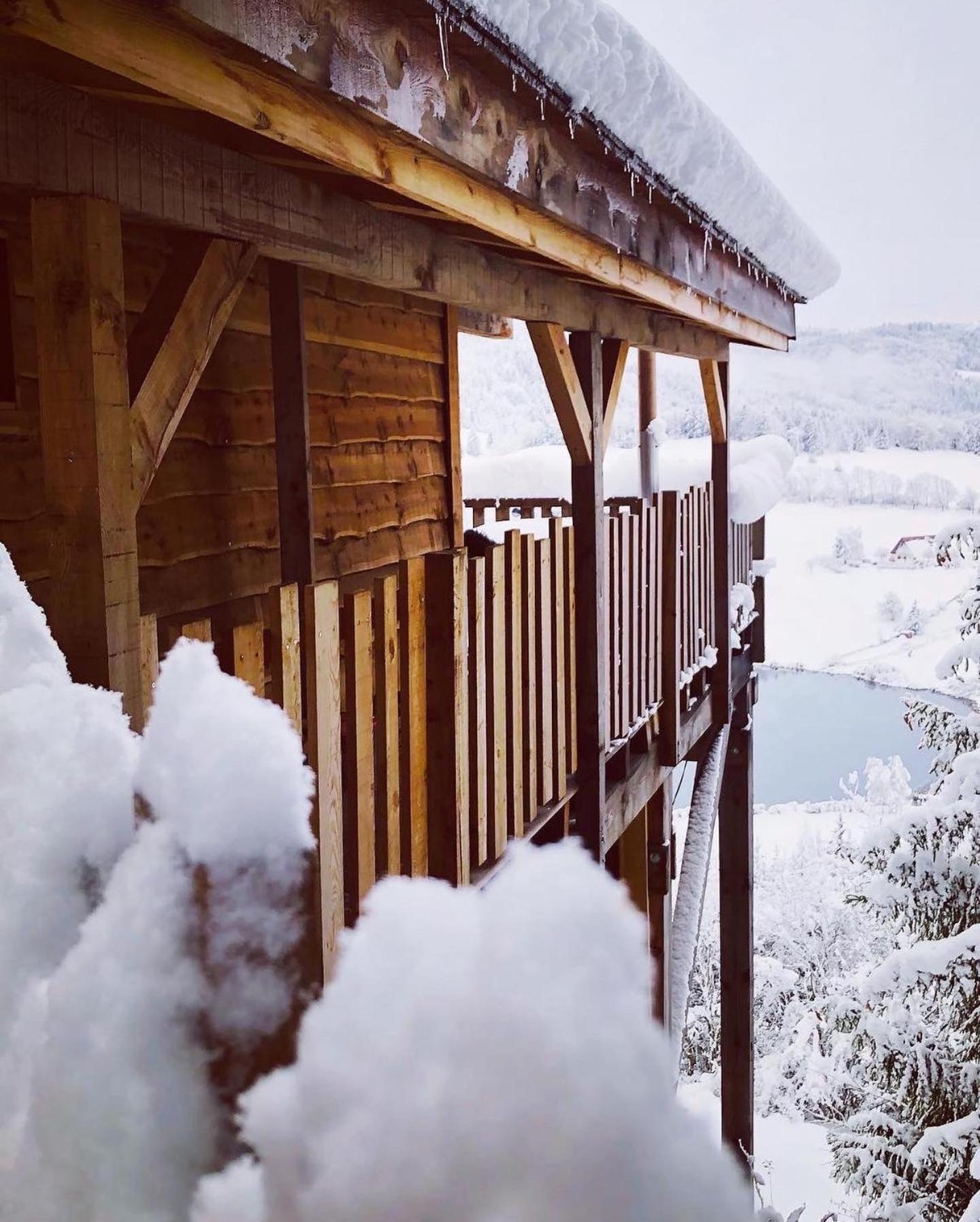 La-Haut Cabanes Perchees La Thuile Luaran gambar
